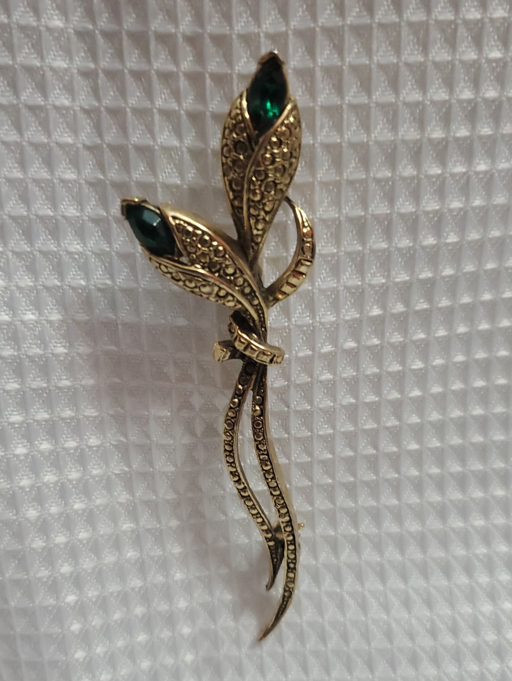 Gold-Tone Leaf Cluster Brooch with Emerald Green Stones - Women Jewelry